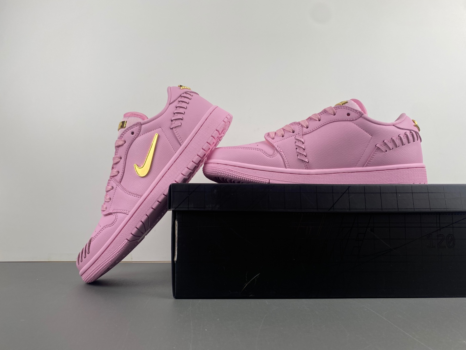 Redefining Classic Elegance: Air Jordan 1 Low Method of Make Perfect Pink FN5032-600