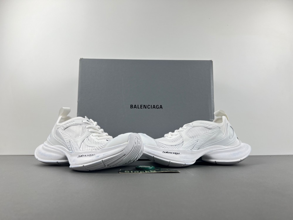 A Techno-Elegance Fusion: BALENCIAGA Circuit Sneaker in White 793945 WFLGY 0120