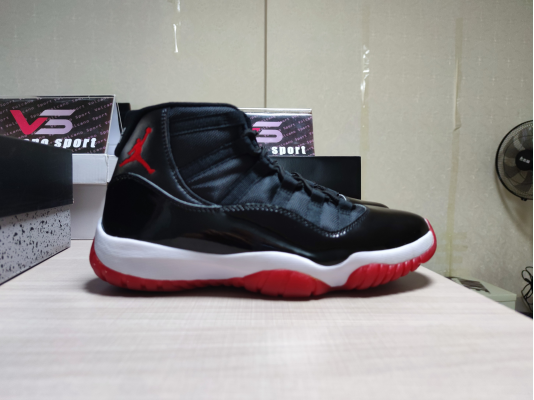 Jordan 11 Retro “Playoffs” (2012): A Classic Returns