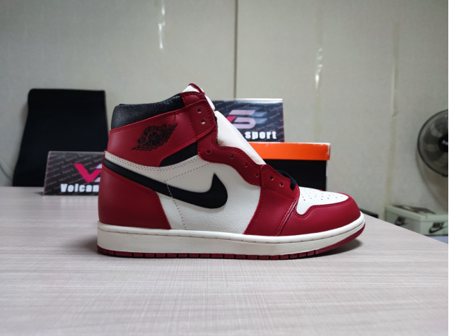 Jordan 1 Retro High OG “Chicago Lost and Found” DZ5485-612: A Timeless Classic Reimagined