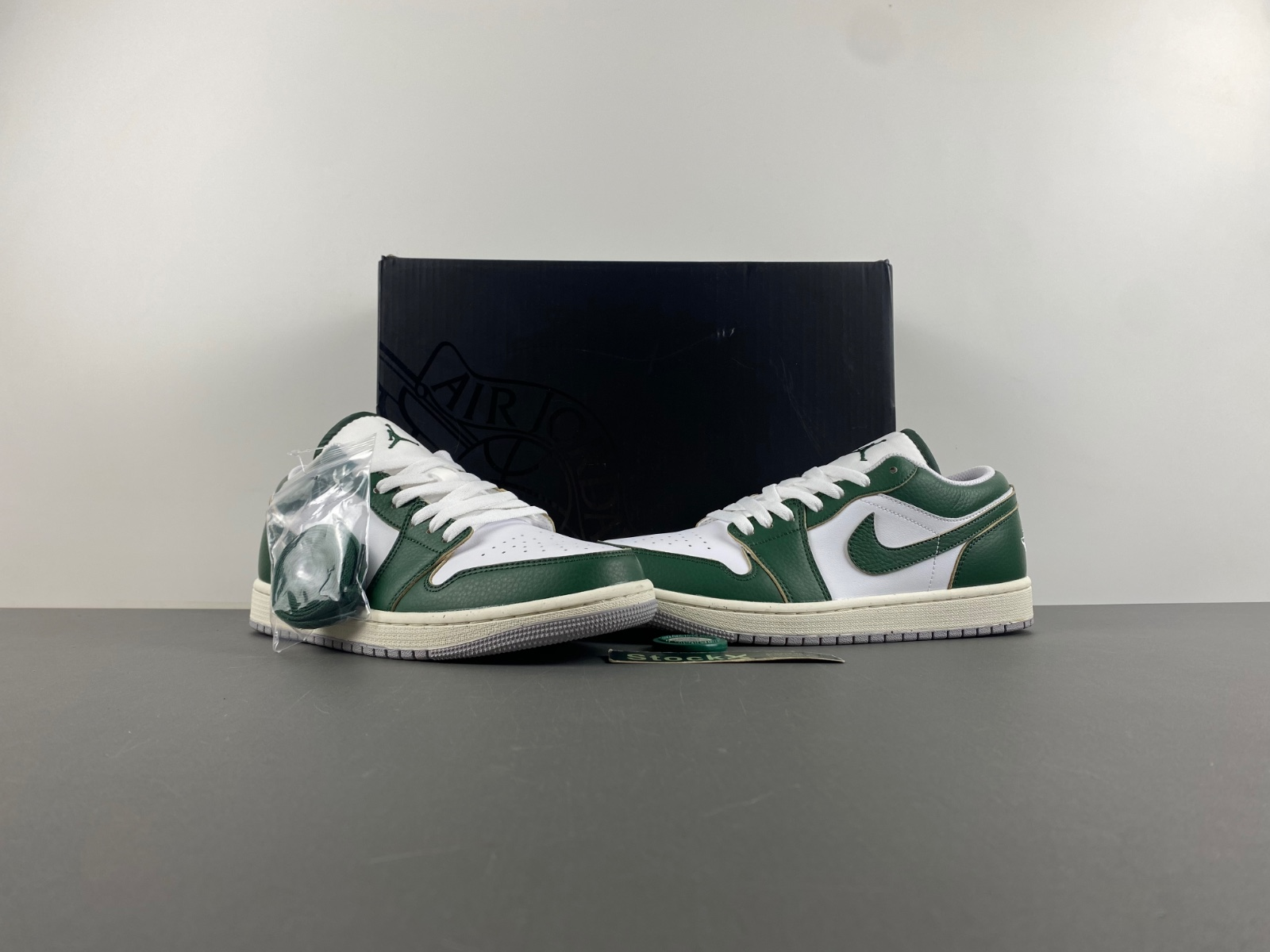 AIR Jordan 1 Low “White Olive” FQ7687-300: Sleek Sophistication