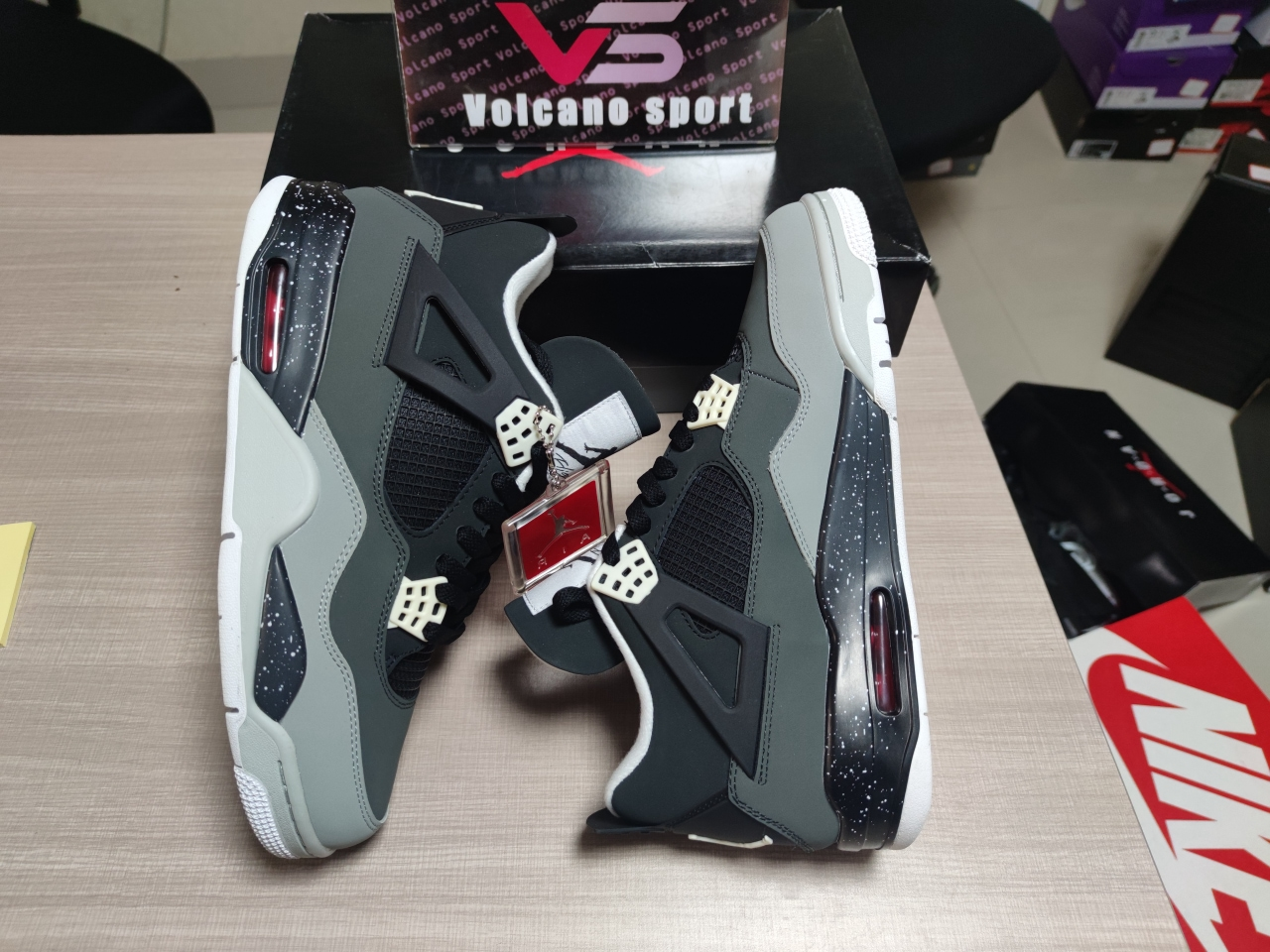 Jordan 4 Retro Fear Pack 626969 030