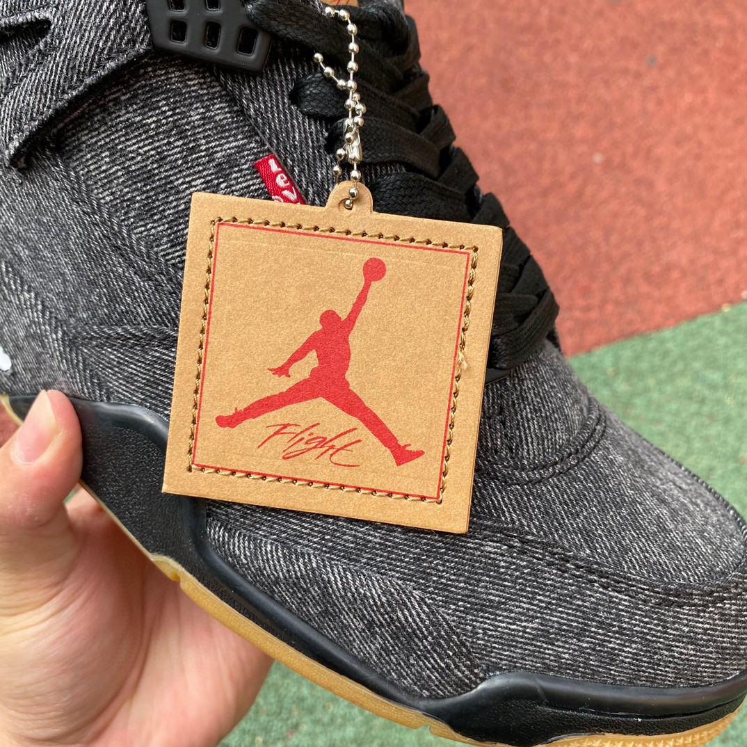 Jordan 4 Retro Levi's Black  (Levi's Tag) - AQ9103-001