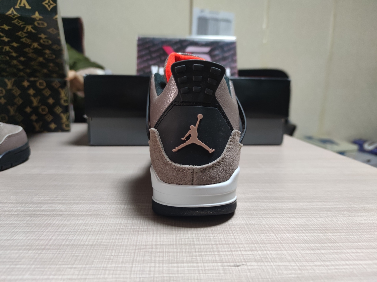 Jordan 4 Retro Taupe Haze DB0732-200