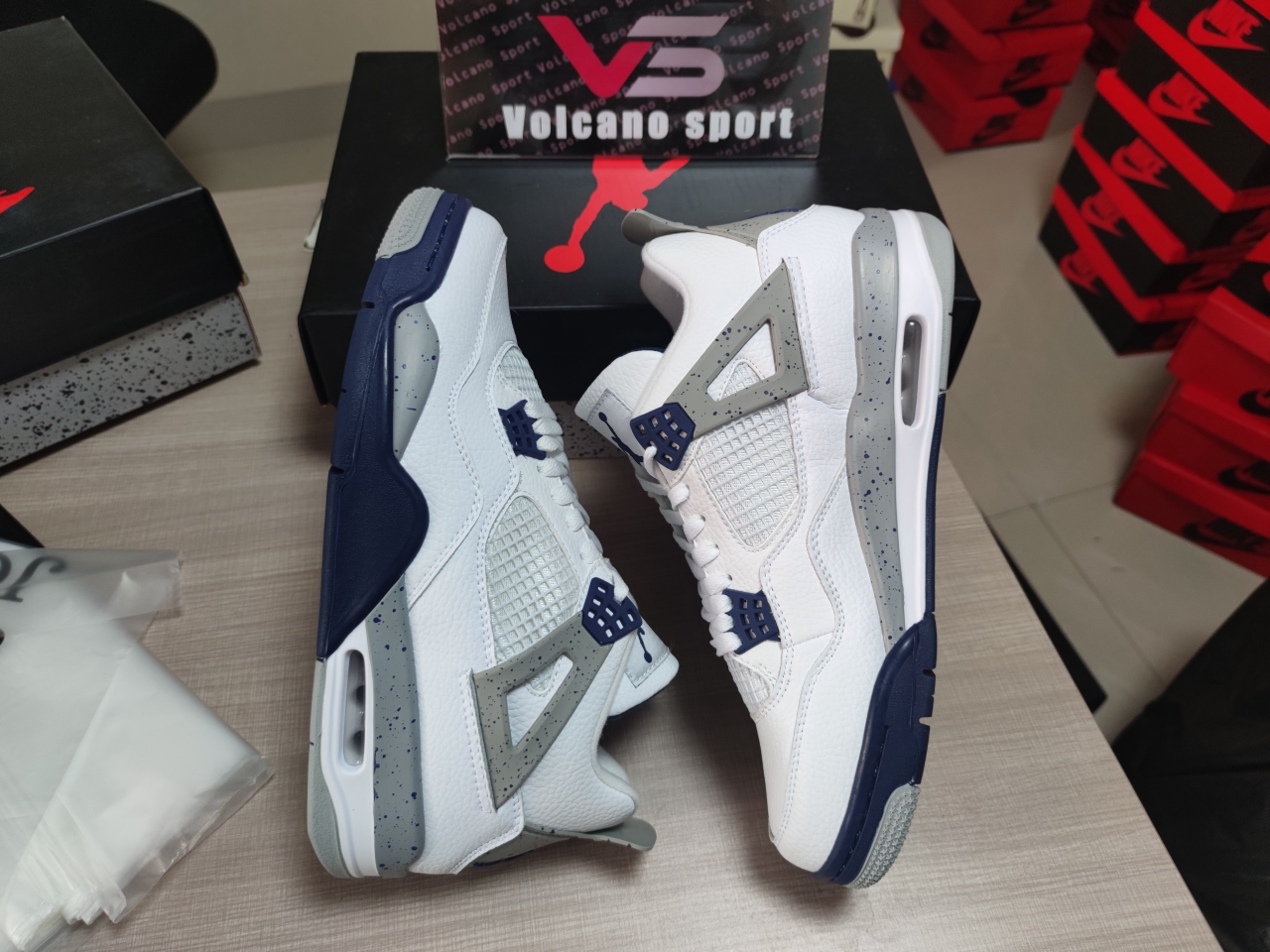 Jordan 4 “Midnight Navy” DH6927-140