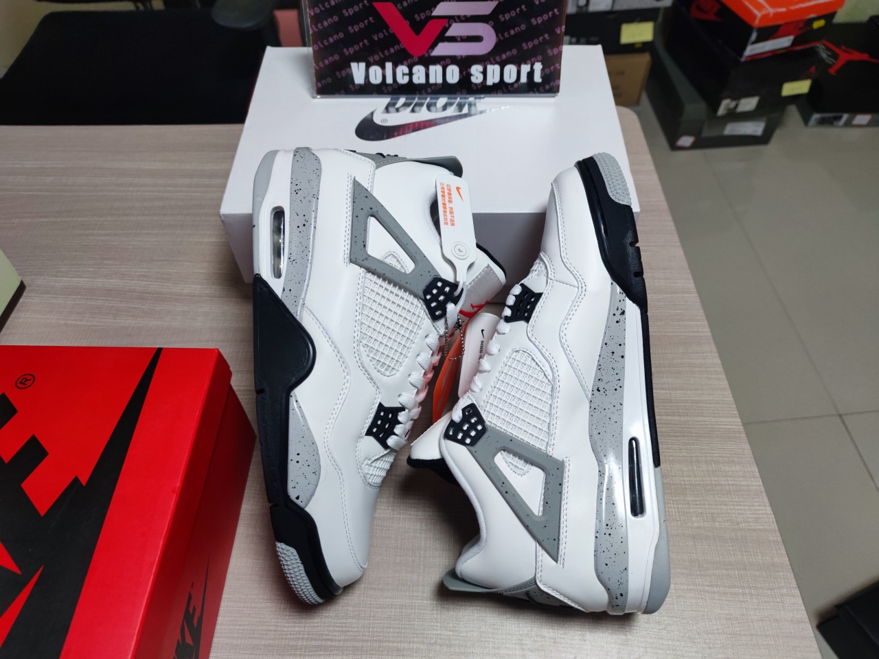 Jordan 4 Retro White Cement 840606 192