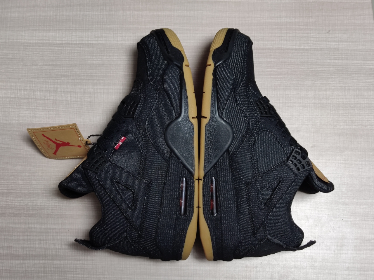 Jordan 4 Retro Levi's Black (Levi's Tag) AO2571 001