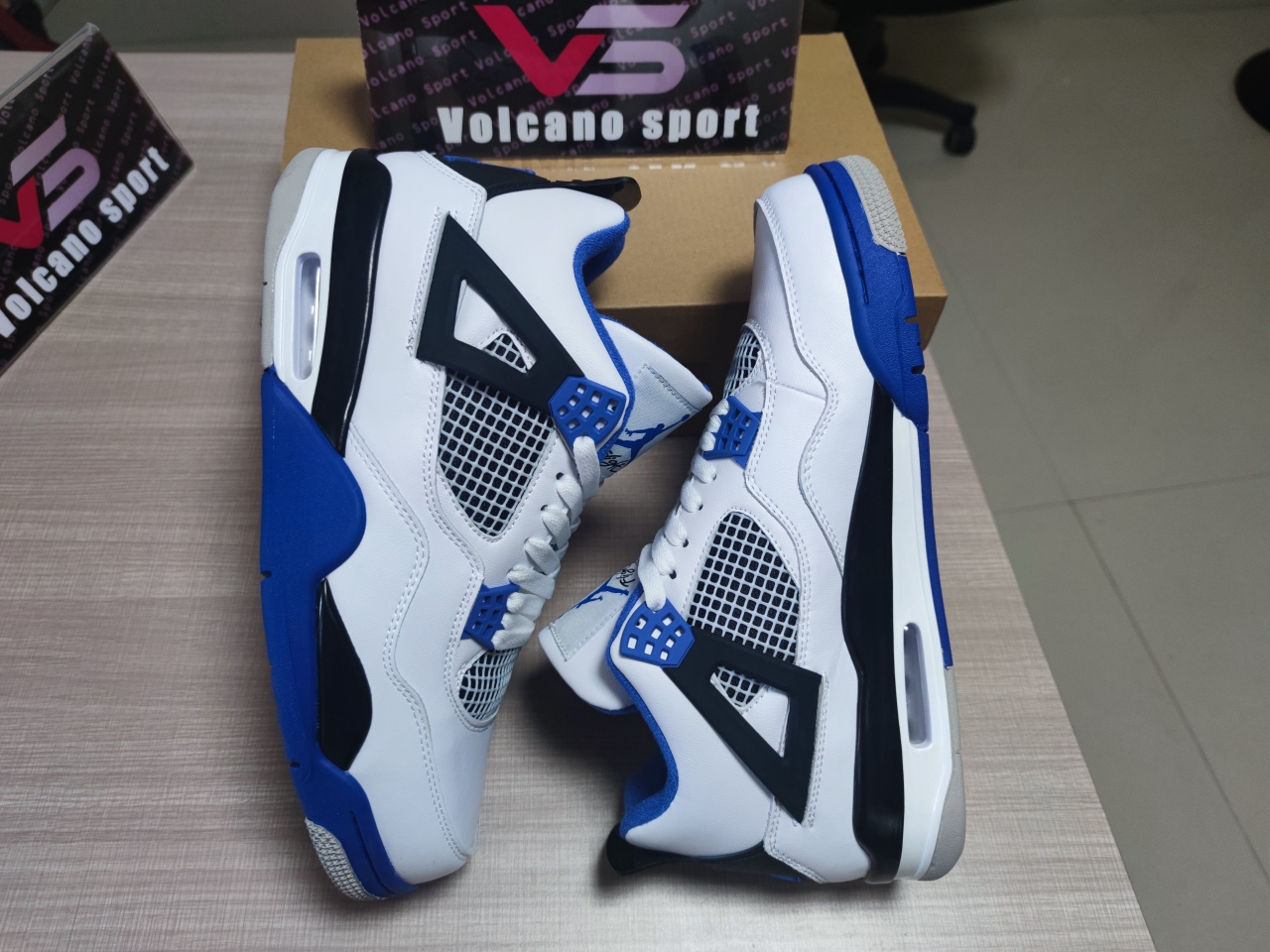 Jordan 4 Retro “Motorsport”308497-117