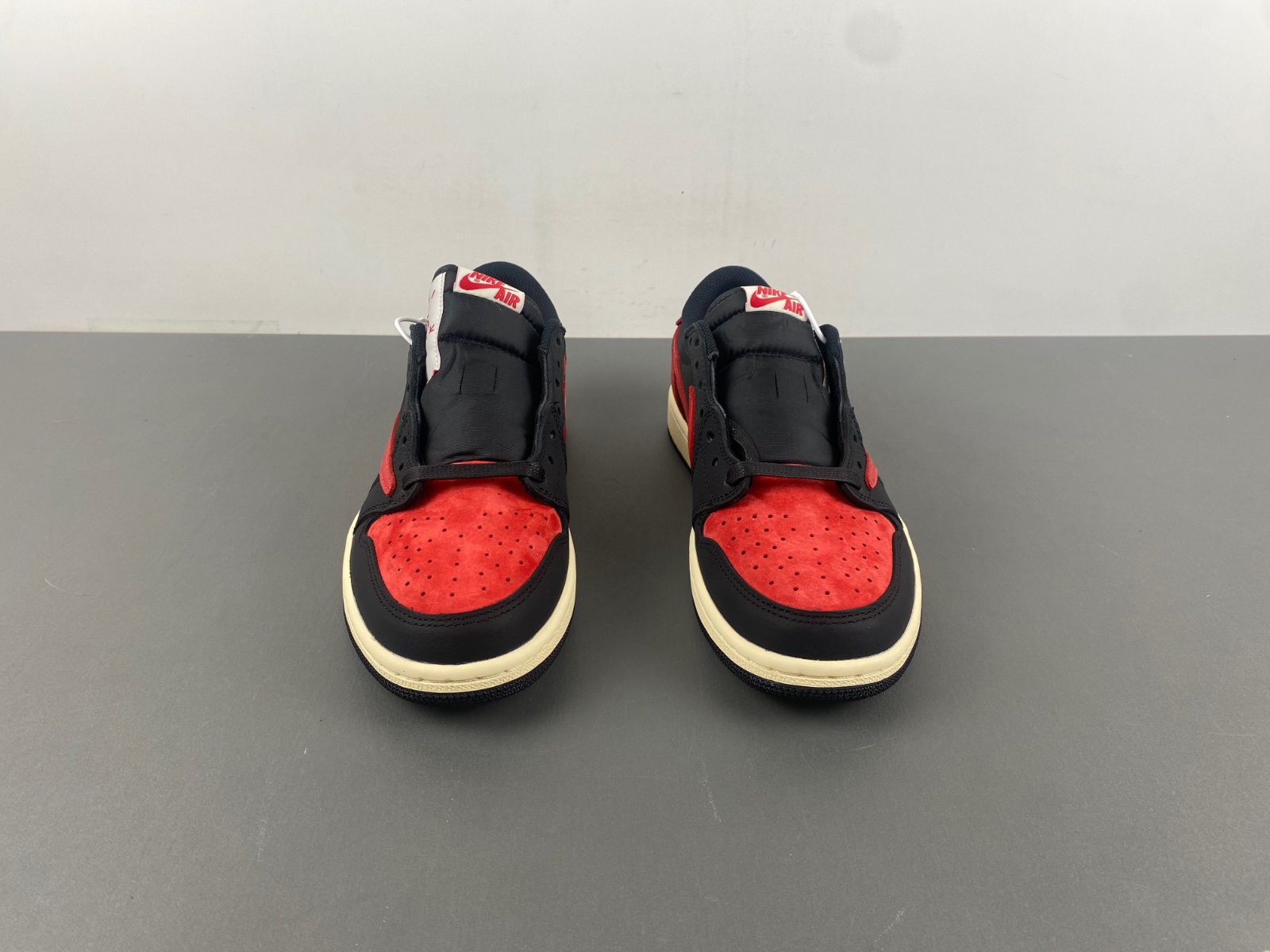 JORDAN 1 LOW x TRAVIS SCOTT ‘BRED’ DM7866-061