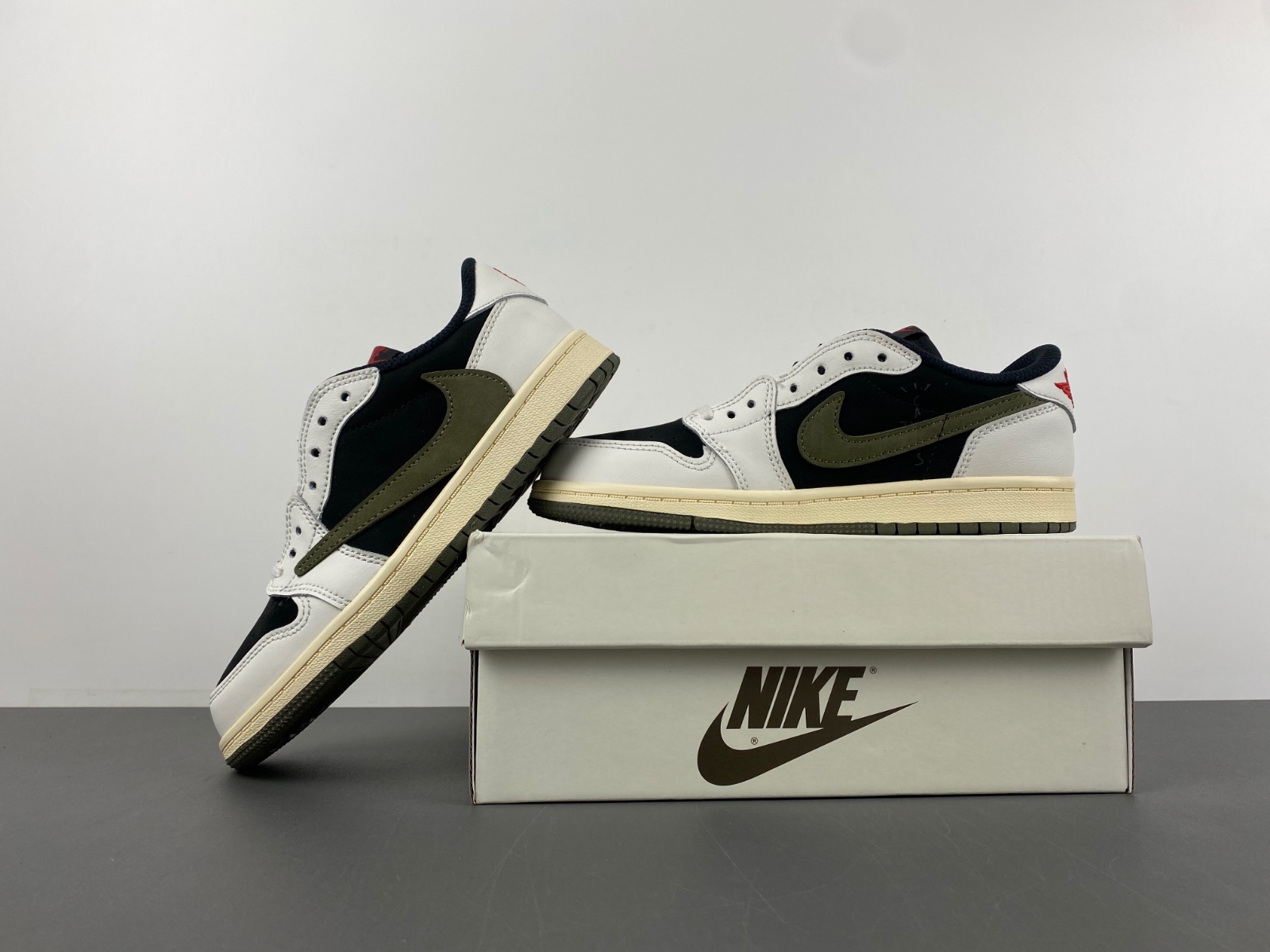 Travis Scott x Jordan 1 Retro Low OG SP PS 'Olive' DZ5909-106