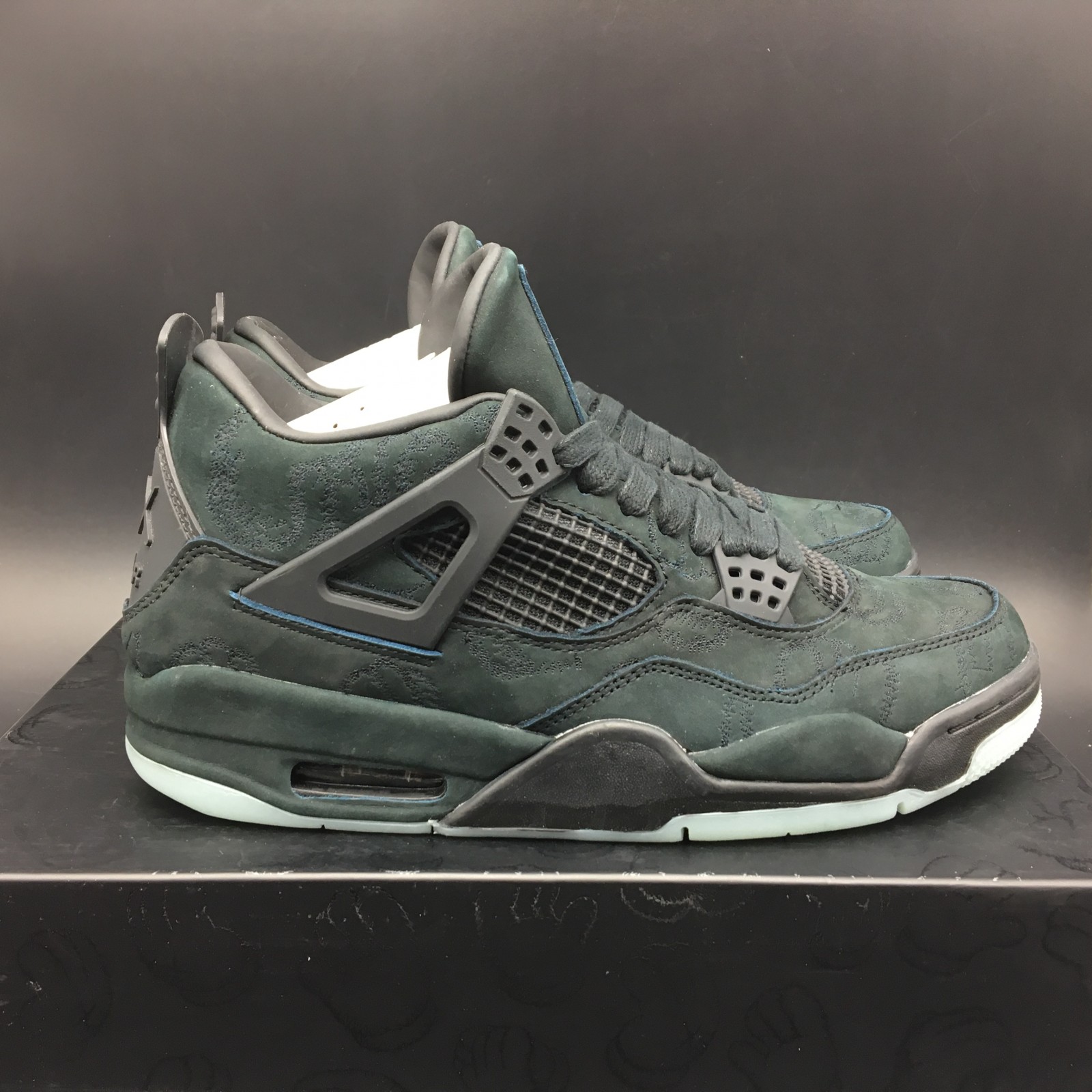 Jordan 4 Retro Kaws Black 930155-001