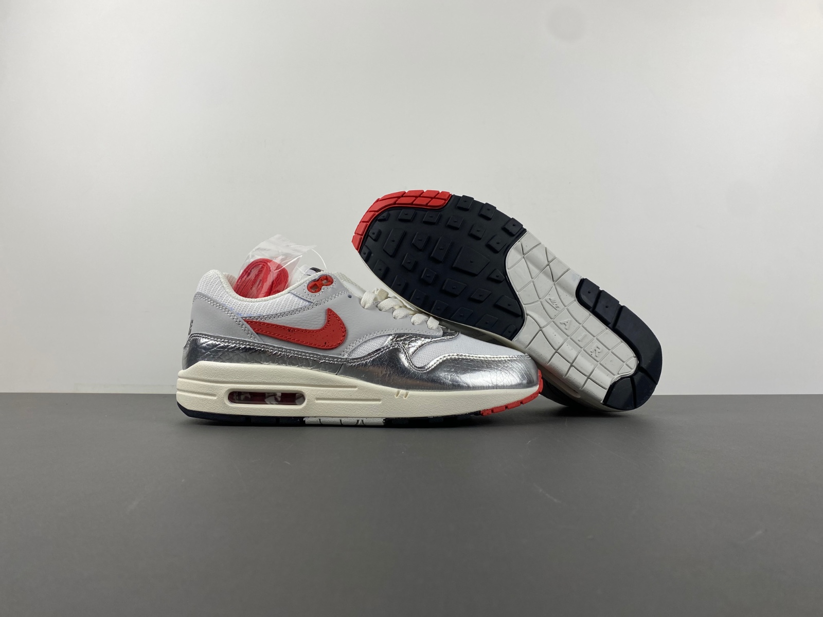 Nike Air Max 1 Premium 