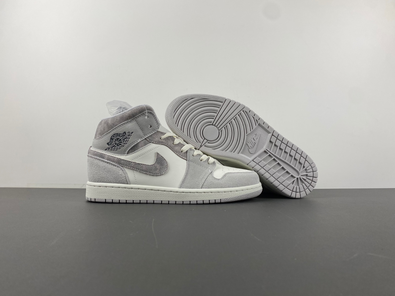 Jordan 1 Mid SE Neutral Grey Sail FQ7720-002