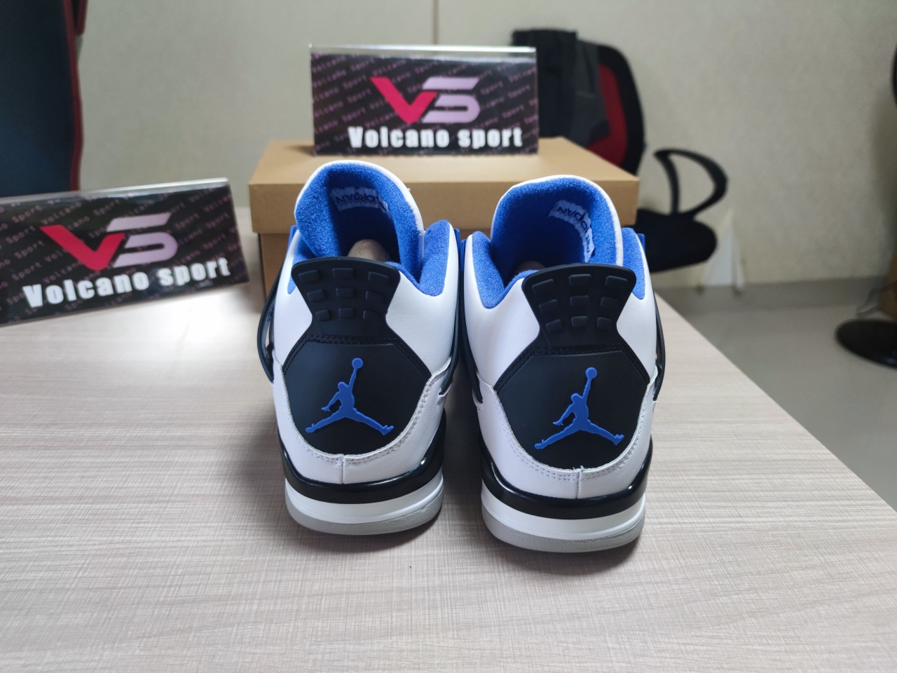 Jordan 4 Retro “Motorsport”308497-117